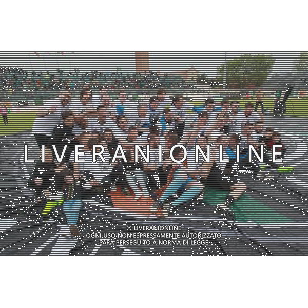 Venezia - Fano Campionato Calcio Lega Pro 35a giornata 15 aprile 2017 nella foto Festeggiamenti, esultanza del venezia a fine gara per la promozione in serie B Â© GARBUIO / AGENZIA ALDO LIVERANI SAS 