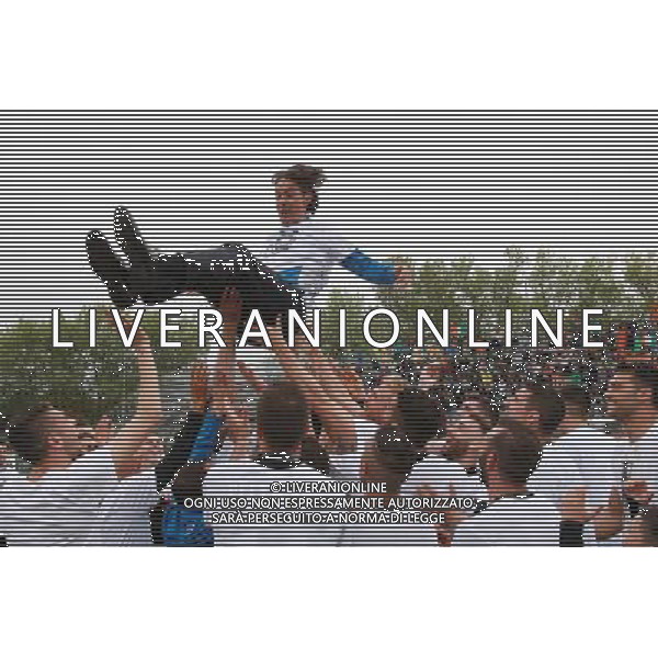 Venezia - Fano Campionato Calcio Lega Pro 35a giornata 15 aprile 2017 nella foto Festeggiamenti, esultanza del venezia a fine gara per la promozione in serie B - filippo inzaghi portato in trionfo © GARBUIO / AGENZIA ALDO LIVERANI SAS 