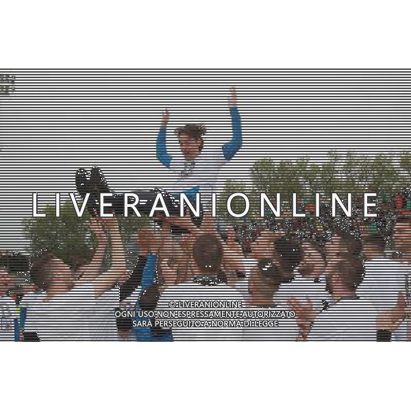 Venezia - Fano Campionato Calcio Lega Pro 35a giornata 15 aprile 2017 nella foto Festeggiamenti, esultanza del venezia a fine gara per la promozione in serie B - filippo inzaghi portato in trionfo © GARBUIO / AGENZIA ALDO LIVERANI SAS 