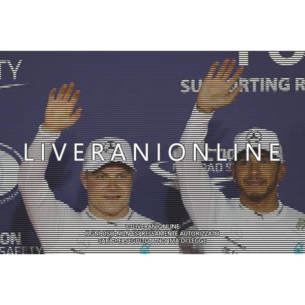 Valtteri Bottas (FIN) Mercedes AMG F1 and Lewis Hamilton (GBR) Mercedes AMG F1 15.04.2017. Formula 1 World Championship, Rd 3, Bahrain Grand Prix, Sakhir, Bahrain, Qualifying Day. ONLY ITALY AG ALDO LIVERANI SAS