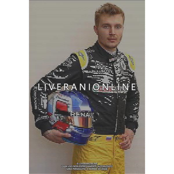 Sergey Sirotkin (RUS) Renault Sport F1 Team 18.04.2017. Formula 1 Testing. Sakhir, Bahrain. Tuesday. ONLY ITALY AG ALDO LIVERANI SAS