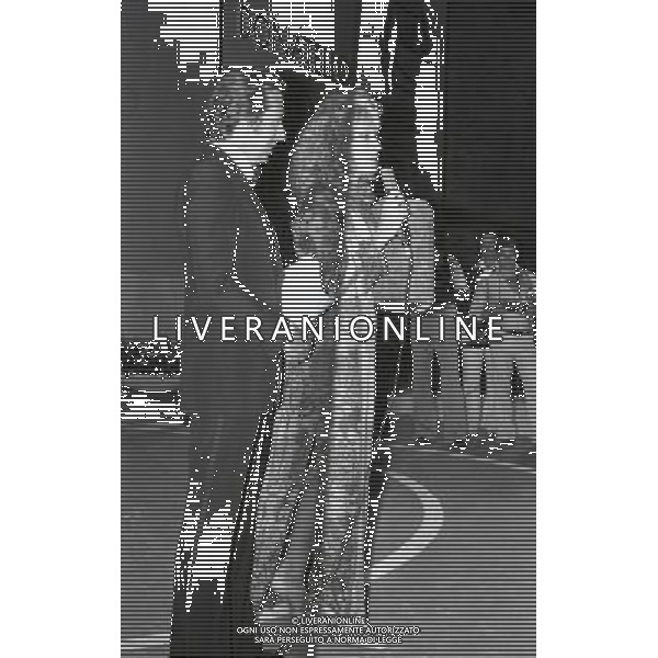 Monica Vitti, attrice italiana di teatro, cinema e televisione - Retrospettiva nella foto con Mike Bongiorno e il David di Donatello a Taormina nel 1974 ©ARCHIVIO / AGENZIA ALDO LIVERANI SAS