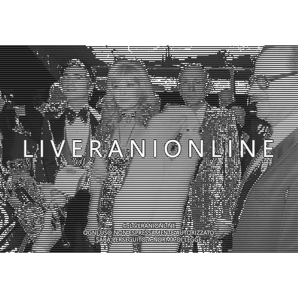 Monica Vitti, attrice italiana di teatro, cinema e televisione - Retrospettiva - nella foto a Cannes nel 1974 con l\'attore Jean-Claude Brialy e il direttore della fotografia Carlo Di Palma. ©ARCHIVIO / AGENZIA ALDO LIVERANI SAS