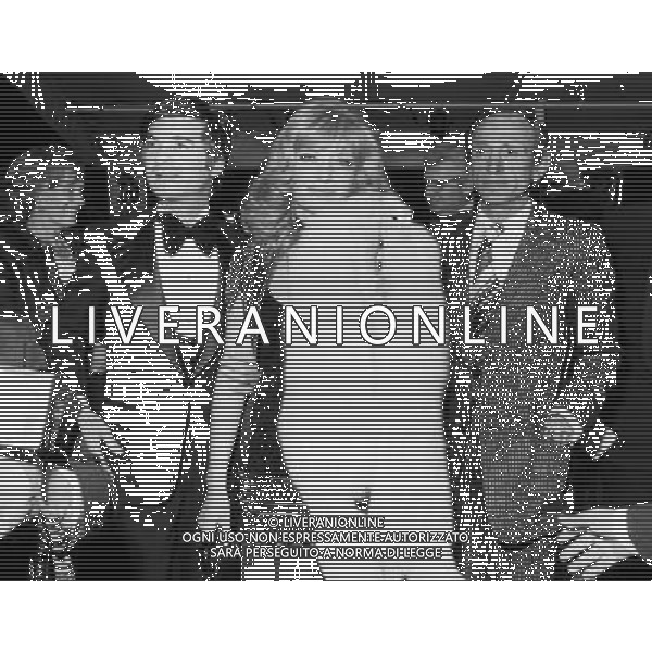 Monica Vitti, attrice italiana di teatro, cinema e televisione - Retrospettiva - nella foto a Cannes nel 1974 con l\'attore Jean-Claude Brialy e il direttore della fotografia Carlo Di Palma. ©ARCHIVIO / AGENZIA ALDO LIVERANI SAS