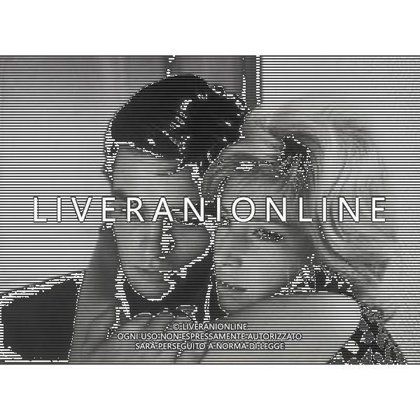 Monica Vitti, attrice italiana di teatro, cinema e televisione - Retrospettiva - Ripro Film nella foto sul set con Alain Delon ©ARCHIVIO / AGENZIA ALDO LIVERANI SAS