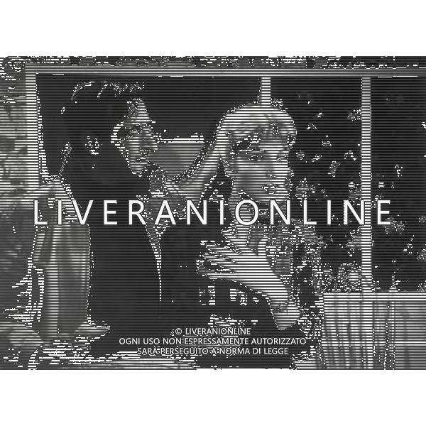 Monica Vitti, attrice italiana di teatro, cinema e televisione - Retrospettiva - Ripro Film nella foto sul set con Guglielmo Carotenuto detto Memmo ©ARCHIVIO / AGENZIA ALDO LIVERANI SAS