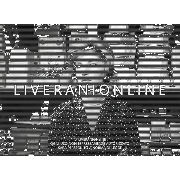 Monica Vitti, attrice italiana di teatro, cinema e televisione - Retrospettiva - Ripro Film nella foto sul set ©ARCHIVIO / AGENZIA ALDO LIVERANI SAS