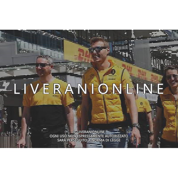 Sergey Sirotkin (RUS) Renault Sport F1 Team Third Driver walks the circuit with the team. 27.04.2017. Formula 1 World Championship, Rd 4, Russian Grand Prix, Sochi Autodrom, Sochi, Russia, Preparation Day. - www.xpbimages.com, EMail: requests@xpbimages.com - copy of publication required for printed pictures. Every used picture is fee-liable. Â© Copyright: Batchelor / XPB Images/ONLY ITALY/EDITORIAL USE ONLY/Ag. Aldo Liverani s.a.s.