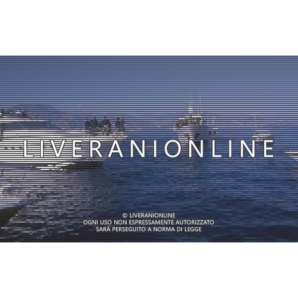 Stefano Casiraghi imprenditore e pilota motonautico italiano e marito di Carolina di Monaco - Retrospettiva nella foto la deposizione di corone di fiori sul luogo dell\'incidente avvenuto nel corso dei campionati del mondo offshore a Montecarlo, al largo di Saint-Jean-Cap-Ferrat e dove perse la vita il 3 ottobre 1990 © ARCHIVIO / AGENZIA ALDO LIVERANI SAS - ITALY ONLY EDITORIAL USE ONLY