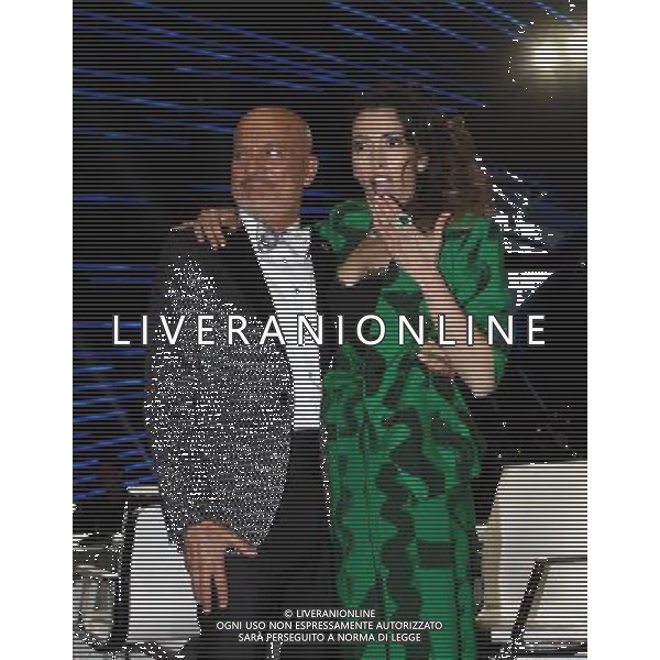 Milano ( MI ) 28/04/2017 Finale Live di ITALIA\'S GOT TALENT Nella foto: Claudio Bisio e Nina Zilli PH Lauro Montagnini / AGENZIA ALDO LIVERANI SAS