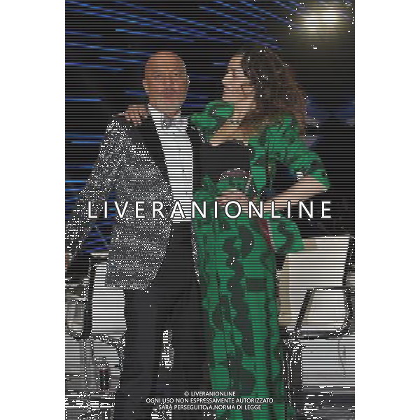 Milano ( MI ) 28/04/2017 Finale Live di ITALIA\'S GOT TALENT Nella foto: Claudio Bisio e Nina Zilli PH Lauro Montagnini / AGENZIA ALDO LIVERANI SAS
