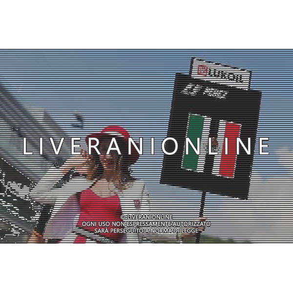 Grid girl for Sergio Perez (MEX) Sahara Force India F1. 30.04.2017. Formula 1 World Championship, Rd 4, Russian Grand Prix, Sochi Autodrom, Sochi, Russia, Race Day. / AGENZIA ALDO LIVERANI SAS - ITALY ONLY EDITORIAL USE ONLY 