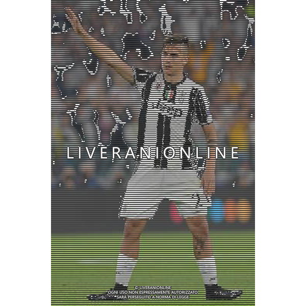 UEFA Champions League 2016/2017 Semifinale Ritorno Torino - 09.05.2017 Juventus-Monaco Nella Foto:dybala paulo lascia il campo dopo la sostituzione saluta i tifosi /Ph.Vitez-Ag. Aldo Liverani
