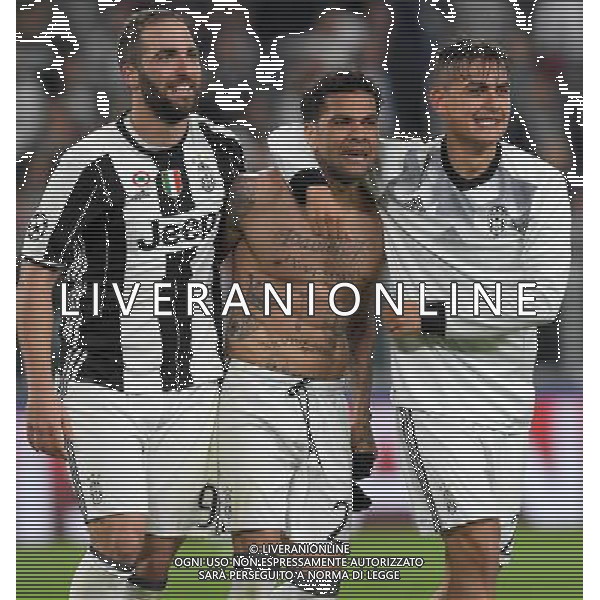 UEFA Champions League 2016/2017 Semifinale Ritorno Torino - 09.05.2017 Juventus-Monaco Nella Foto:esultanza juventus a fine gara per il passaggio alla finale - gonzalo higuain - paulo dybala e dani alves /Ph.Vitez-Ag. Aldo Liverani