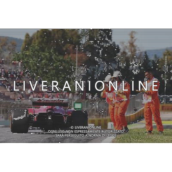 Sebastian Vettel (GER) Ferrari SF70H is pushed back to the pits by mechanics after stopping in the first practice session. 12.05.2017. Formula 1 World Championship, Rd 5, Spanish Grand Prix, Barcelona, Spain, Practice Day. / AGENZIA ALDO LIVERANI SAS - ITALY ONLY EDITORIAL USE ONLY
