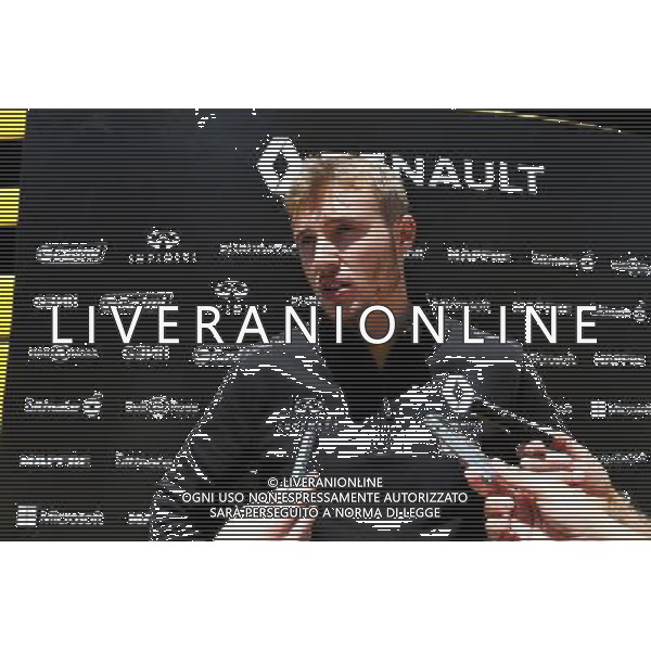 Sergey Sirotkin (RUS) Renault Sport F1 Team Third Driver with the media. 12.05.2017. Formula 1 World Championship, Rd 5, Spanish Grand Prix, Barcelona, Spain, Practice Day. / AGENZIA ALDO LIVERANI SAS - ITALY ONLY EDITORIAL USE ONLY