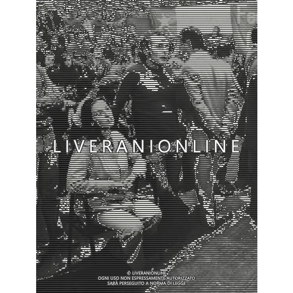 RETROSPETTIVA PIETRO VALPREDA  stato un anarchico, scrittore, poeta e ballerino italiano, noto per il suo coinvolgimento nel procedimento giudiziario per la strage di Piazza Fontana NELLA FOTO PIETRO VALPREDA CON LA MOGLIE AG ALDO LIVERANI SAS