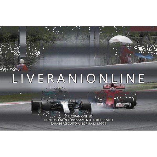 Valtteri Bottas (FIN) Mercedes AMG F1 W08 and Sebastian Vettel (GER) Ferrari SF70H battle for position. 14.05.2017. Formula 1 World Championship, Rd 5, Spanish Grand Prix, Barcelona, Spain, Race Day. / AGENZIA ALDO LIVERANI SAS - ITALY ONLY EDITORIAL USE ONLY - Gp F1 Spagna Gara Barcellona 14 maggio 2017 