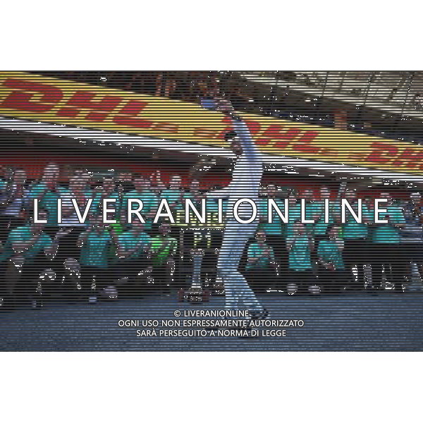 Race winner Lewis Hamilton (GBR) Mercedes AMG F1 celebrates with the team. 14.05.2017. Formula 1 World Championship, Rd 5, Spanish Grand Prix, Barcelona, Spain, Race Day. AG ALDO LIVERANI SAS ONLY ITALY