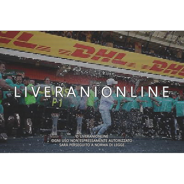 Race winner Lewis Hamilton (GBR) Mercedes AMG F1 celebrates with the team. 14.05.2017. Formula 1 World Championship, Rd 5, Spanish Grand Prix, Barcelona, Spain, Race Day. AG ALDO LIVERANI SAS ONLY ITALY