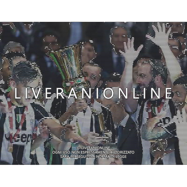 Coppa Italia TIM Cup 2016/2017 Finale Roma - 17.05.2017 Juventus-Lazio Nella Foto:Chiellini Giorgio alza la coppa /Ph.Vitez-Ag. Aldo Liverani