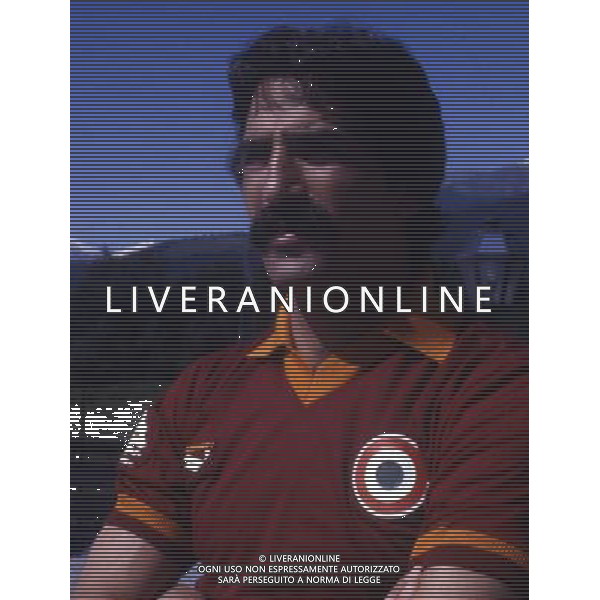 RETROSPETTIVA MAURO AMENTA CALCIATORE NELLA FOTO MAURO AMENTA CON LA MAGLIA DELLA ROMA AG ALDO LIVERANI SAS