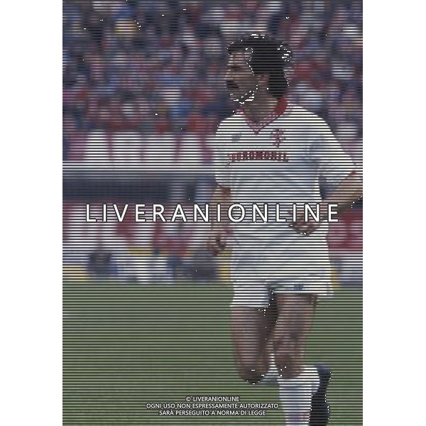 RETROSPETTIVA MAURO AMENTA CALCIATORE NELLA FOTO MAURO AMENTA CON LA MAGLIA DEL PERUGIA AG ALDO LIVERANI SAS