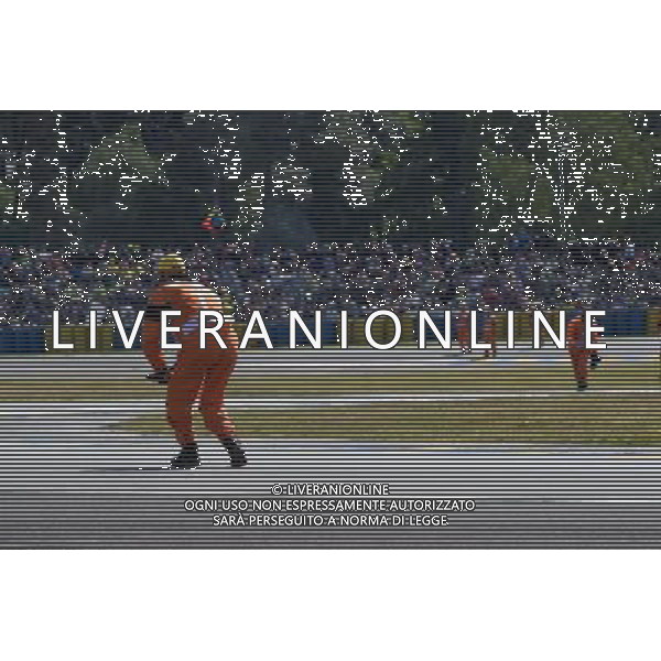 21.05.2017.Circuito delle 24 ore di Le Mans. Le mans, Francia.Controlli Tecnici sulla pista dopo incidente. ©PIAZZOLLA /AGENZIA ALDO LIVERANI SAS Moto 3 Motomondiale Circuito delle 24 ore di Le Mans Francia Gara 21/05/2017