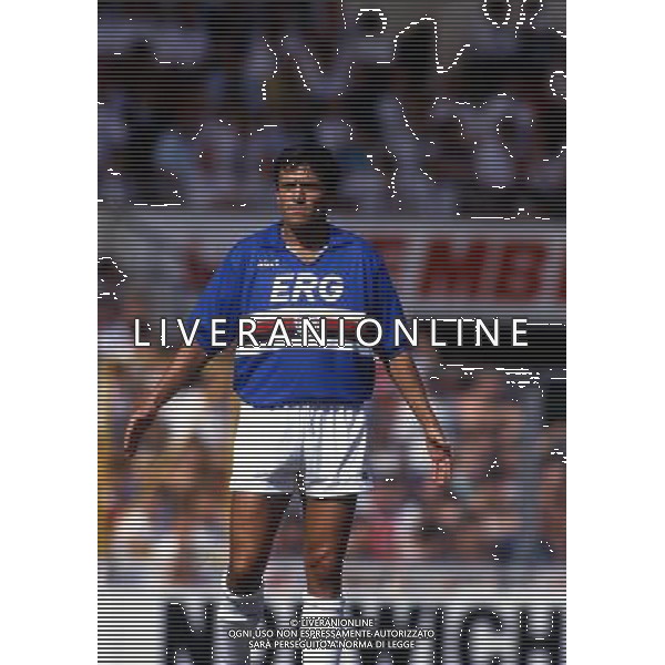 RETROSPETTIVA FAUSTO PARI CALCIATORE NELLA FOTO FAUSTO PARI CON LA MAGLIA DELLA SAMPDORIA AG ALDO LIVERANI SAS