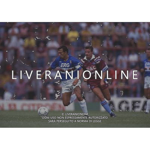 RETROSPETTIVA FAUSTO PARI CALCIATORE NELLA FOTO FAUSTO PARI CON LA MAGLIA DELLA SAMPDORIA AG ALDO LIVERANI SAS