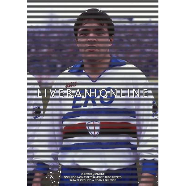 RETROSPETTIVA FAUSTO PARI CALCIATORE NELLA FOTO FAUSTO PARI CON LA MAGLIA DELLA SAMPDORIA AG ALDO LIVERANI SAS