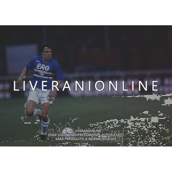 RETROSPETTIVA FAUSTO PARI CALCIATORE NELLA FOTO FAUSTO PARI CON LA MAGLIA DELLA SAMPDORIA AG ALDO LIVERANI SAS