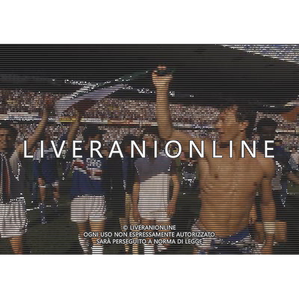 RETROSPETTIVA FAUSTO PARI CALCIATORE NELLA FOTO FAUSTO PARI CON LA MAGLIA DELLA SAMPDORIA AG ALDO LIVERANI SAS