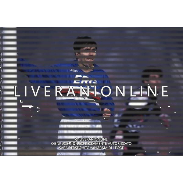 RETROSPETTIVA FAUSTO PARI CALCIATORE NELLA FOTO FAUSTO PARI CON LA MAGLIA DELLA SAMPDORIA AG ALDO LIVERANI SAS