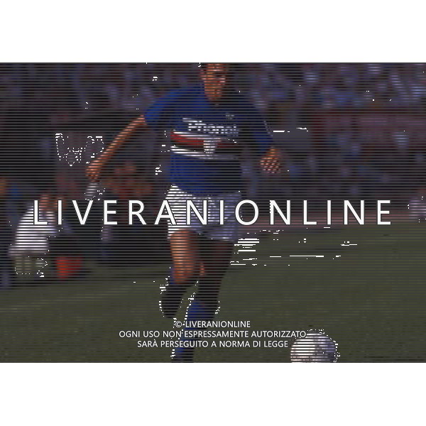 RETROSPETTIVA FAUSTO PARI CALCIATORE NELLA FOTO FAUSTO PARI CON LA MAGLIA DELLA SAMPDORIA AG ALDO LIVERANI SAS