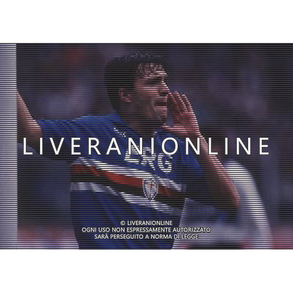 RETROSPETTIVA FAUSTO PARI CALCIATORE NELLA FOTO FAUSTO PARI CON LA MAGLIA DELLA SAMPDORIA AG ALDO LIVERANI SAS
