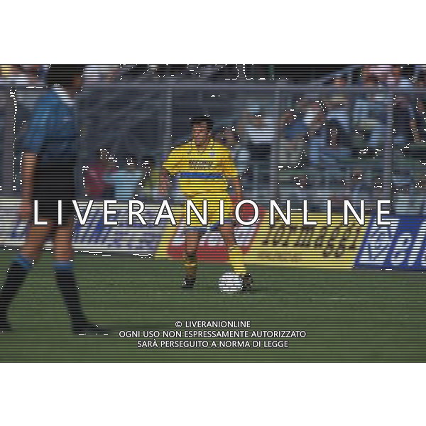 RETROSPETTIVA FAUSTO PARI CALCIATORE NELLA FOTO FAUSTO PARI CON LA MAGLIA DEL NAPOLI AG ALDO LIVERANI SAS
