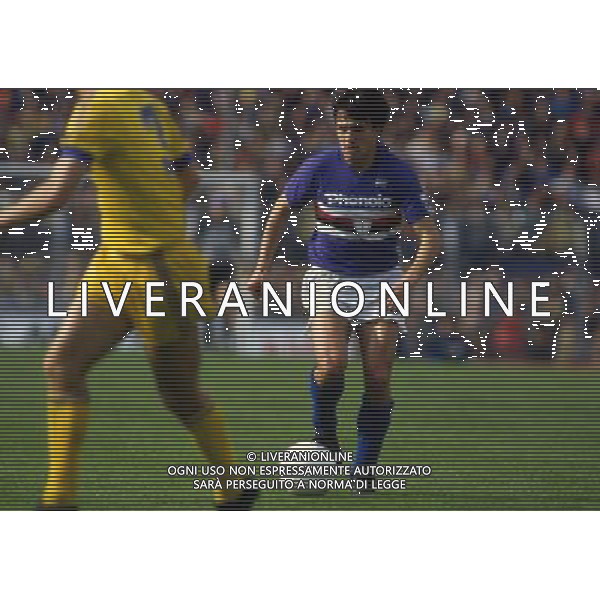 RETROSPETTIVA FAUSTO PARI CALCIATORE NELLA FOTO FAUSTO PARI CON LA MAGLIA DELLA SAMPDORIA AG ALDO LIVERANI SAS