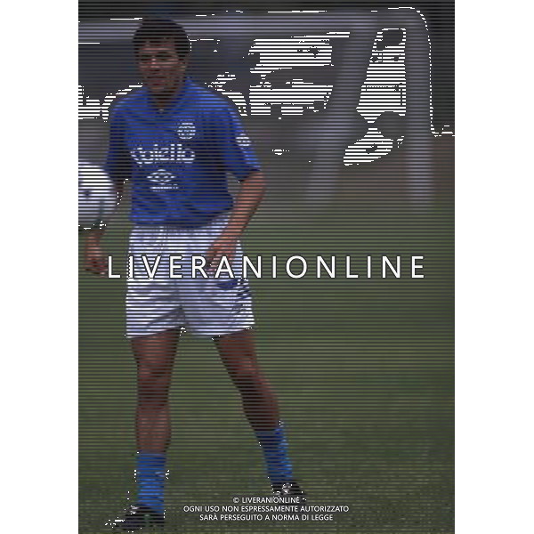 RETROSPETTIVA FAUSTO PARI CALCIATORE NELLA FOTO FAUSTO PARI CON LA MAGLIA DEL NAPOLI AG ALDO LIVERANI SAS