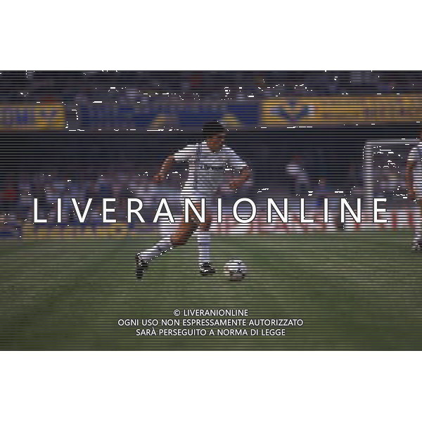 RETROSPETTIVA FAUSTO PARI CALCIATORE NELLA FOTO FAUSTO PARI CON LA MAGLIA DELLA SAMPDORIA AG ALDO LIVERANI SAS