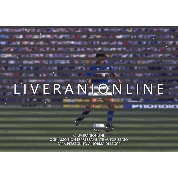 RETROSPETTIVA FAUSTO PARI CALCIATORE NELLA FOTO FAUSTO PARI CON LA MAGLIA DELLA SAMPDORIA AG ALDO LIVERANI SAS