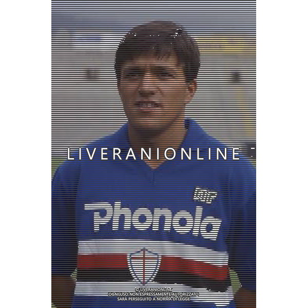 RETROSPETTIVA FAUSTO PARI CALCIATORE NELLA FOTO FAUSTO PARI CON LA MAGLIA DELLA SAMPDORIA AG ALDO LIVERANI SAS