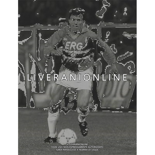 RETROSPETTIVA FAUSTO PARI CALCIATORE NELLA FOTO FAUSTO PARI CON LA MAGLIA DELLA SAMPDORIA AG ALDO LIVERANI SAS