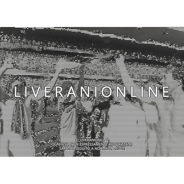 RETROSPETTIVA FAUSTO PARI CALCIATORE NELLA FOTO FAUSTO PARI CON LA MAGLIA DELLA SAMPDORIA AG ALDO LIVERANI SAS