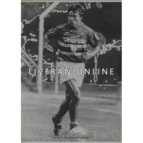 RETROSPETTIVA FAUSTO PARI CALCIATORE NELLA FOTO FAUSTO PARI CON LA MAGLIA DELLA SAMPDORIA AG ALDO LIVERANI SAS