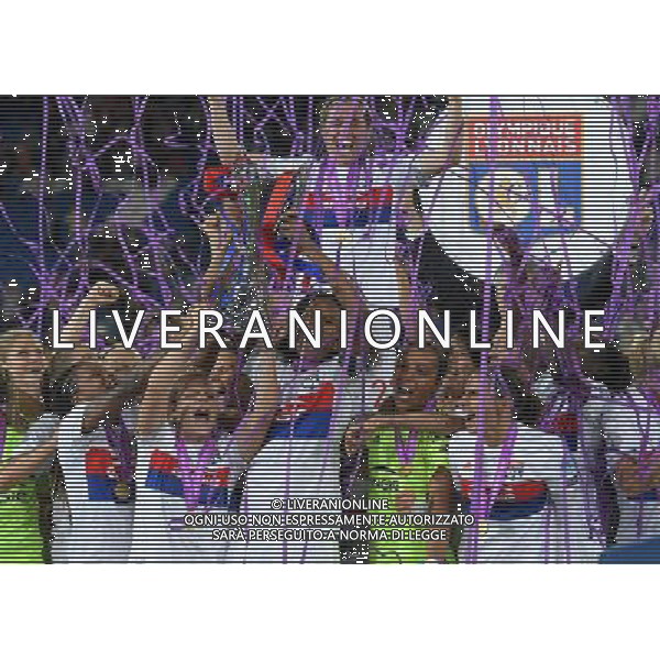 UEFA Women\'s Champions League 2016/2017 Finale Cardiff (Galles) - 01.06.2017 Lione-Paris Saint Germain Nella Foto: l\'esultanza e la gioia delle giocatrici del lione con la coppa dei campioni /Ph.Vitez-Ag. Aldo Liverani