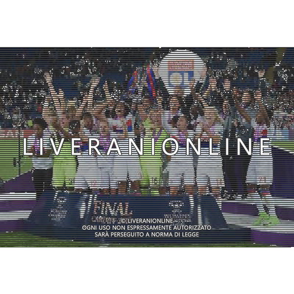 UEFA Women\'s Champions League 2016/2017 Finale Cardiff (Galles) - 01.06.2017 Lione-Paris Saint Germain Nella Foto: l\'esultanza e la gioia delle giocatrici del lione con la coppa dei campioni /Ph.Vitez-Ag. Aldo Liverani