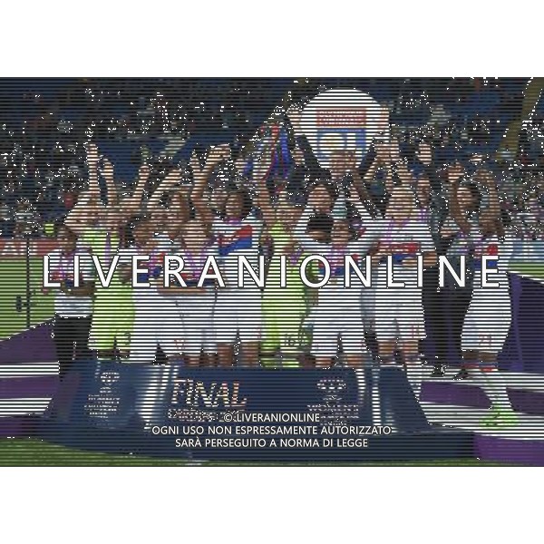 UEFA Women\'s Champions League 2016/2017 Finale Cardiff (Galles) - 01.06.2017 Lione-Paris Saint Germain Nella Foto: l\'esultanza e la gioia delle giocatrici del lione con la coppa dei campioni /Ph.Vitez-Ag. Aldo Liverani