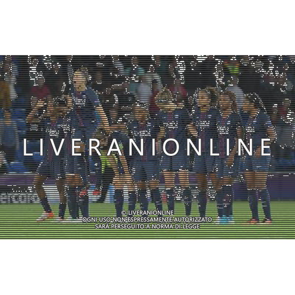 UEFA Women\'s Champions League 2016/2017 Finale Cardiff (Galles) - 01.06.2017 Lione-Paris Saint Germain Nella Foto:Le giocatrici del Paris Saint Germain aspettano i rigori /Ph.Vitez-Ag. Aldo Liverani