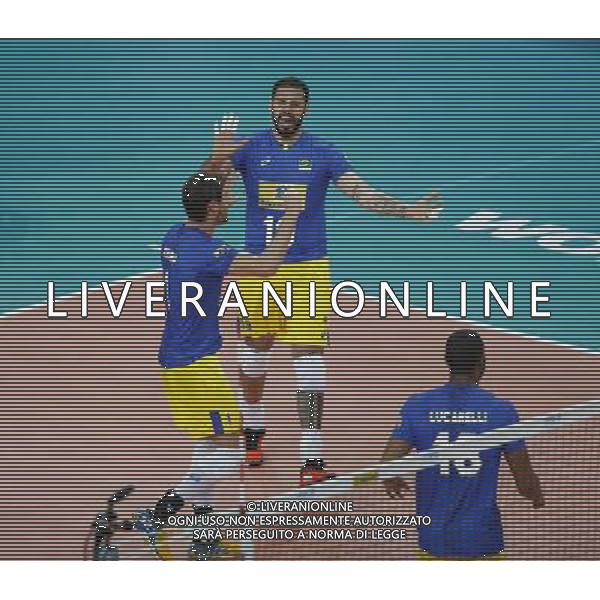 Pesaro - FIVB World League Pool A1 02/06/2017 Brasile Polonia nella foto: ESULTANZA BRASILE ©Claudio Zamagni/Agenzia Aldo Liverani BRAZIL CELEBRATES during FIVB World League volleyball pool A1 match between Brazil and Poland at Adriatic Arena on June 02, 2017 in Adriatic Arena Pesaro 